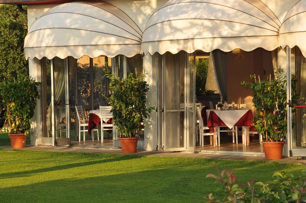 La Quiete Park Hotel マネルバ・デル・ガルダ エクステリア 写真