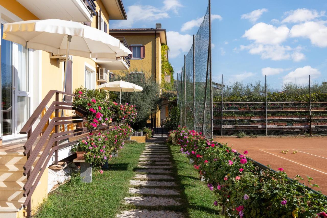 La Quiete Park Hotel マネルバ・デル・ガルダ エクステリア 写真
