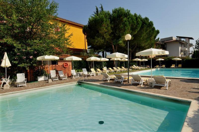 La Quiete Park Hotel マネルバ・デル・ガルダ エクステリア 写真